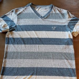 American eagle t shirt size medium